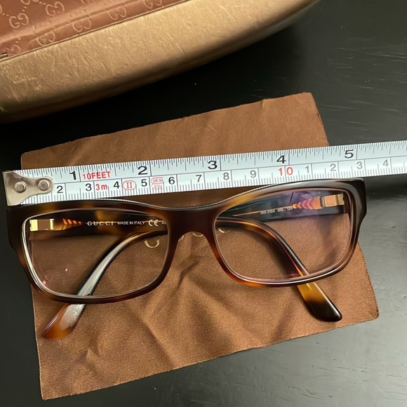 Gucci eyeglasses. Tortoise Shell frames. Gold embellishments. GG 3133. - Picture 8 of 9